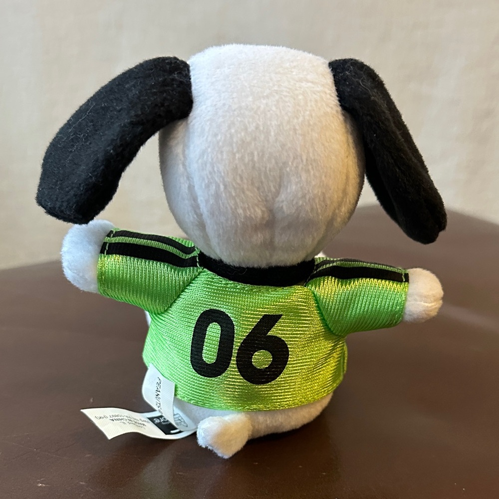 MetLife Snoopy Plush with Soccer Ball - Picture 5 of 5